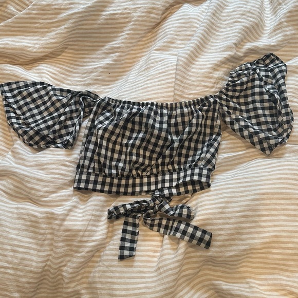 Off the shoulder crop top - Picture 3 of 3